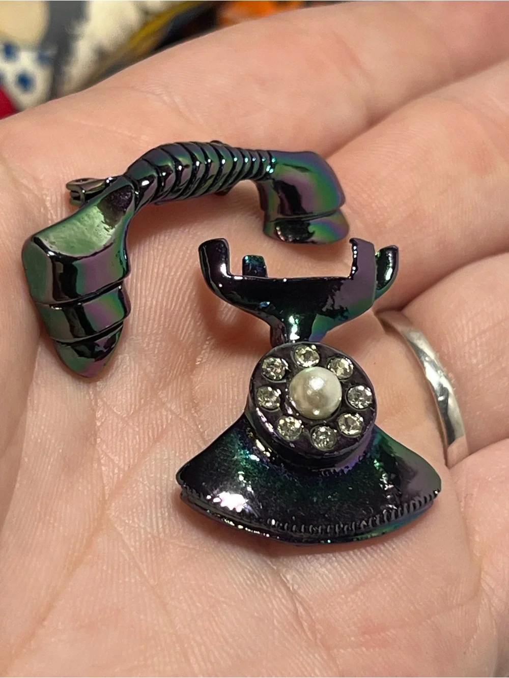 Iridescent Telephony Phone Ring Holder with Rhinestone Accent - Black/Green